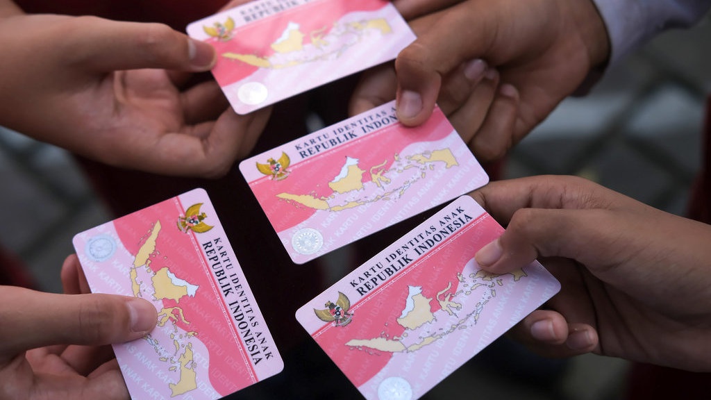 Langkah Ceria Anak Pontianak Bersama Peci Haji Langkah Ceria Anak Pontianak Bersama Peci Haji