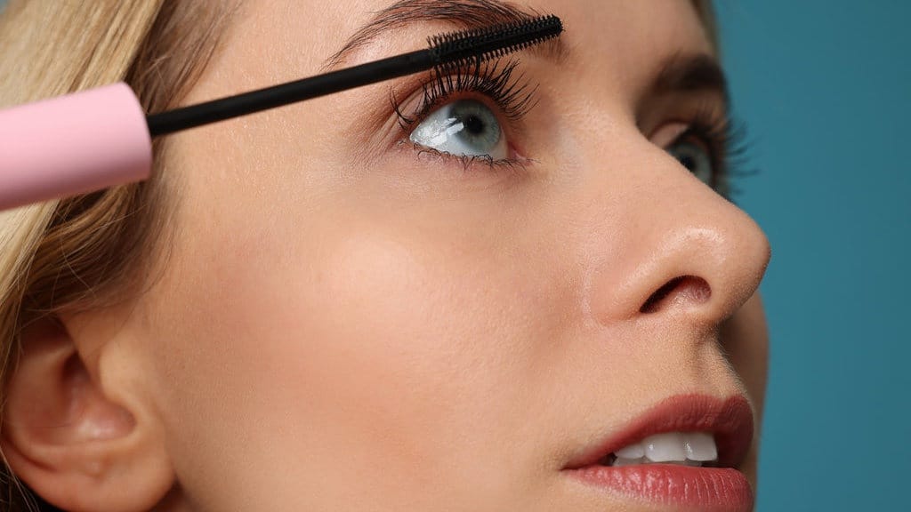 11 Rekomendasi Maskara Waterproof yang Bagus dan Tahan Lama 11 Rekomendasi Maskara Waterproof yang Bagus dan Tahan Lama