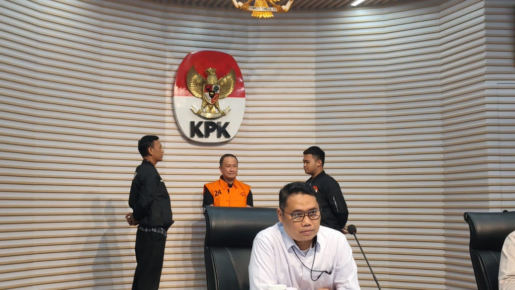 KPK Tahan Menas Erwin Terkait Kasus Pengurusan Perkara di MA KPK Tahan Menas Erwin Terkait Kasus Pengurusan Perkara di MA