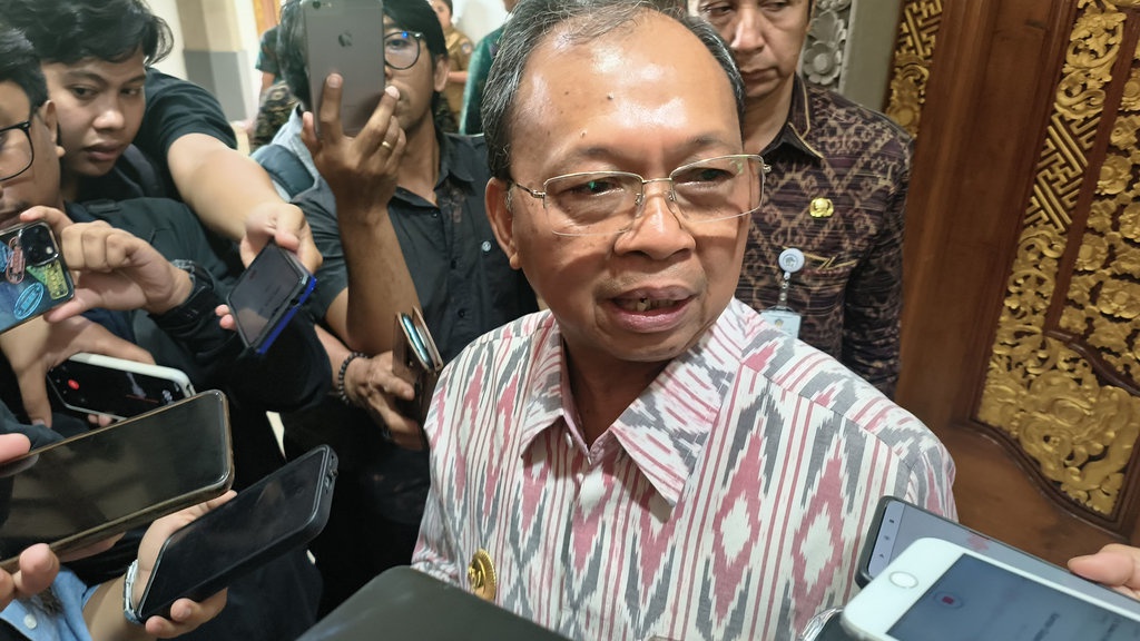 Koster Minta GWK Bongkar Tembok yang Sulitkan Akses Antardesa Koster Minta GWK Bongkar Tembok yang Sulitkan Akses Antardesa