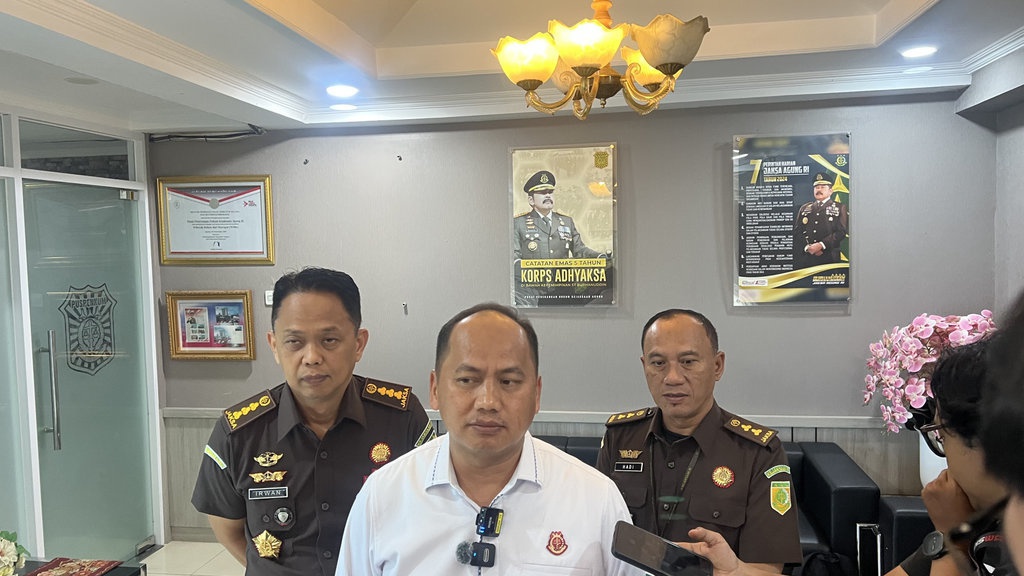 Kejagung Terima Berkas 3 Tersangka Pembobol Rekening Dormant Kejagung Terima Berkas 3 Tersangka Pembobol Rekening Dormant