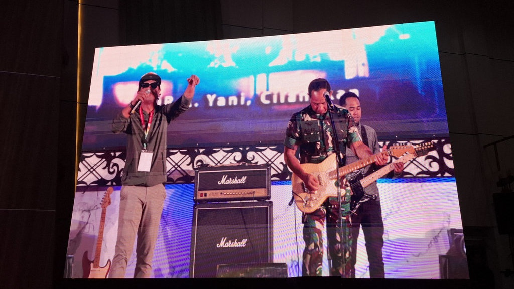 Panglima TNI Nge-Band Bareng Krisyanto Jamrud, Teman Kecilnya Panglima TNI Nge-Band Bareng Krisyanto Jamrud, Teman Kecilnya