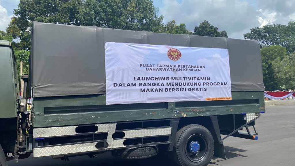 Kemhan Beri 4,8 Juta Butir Vitamin ke 100 SPPG untuk Dukung MBG Kemhan Beri 4,8 Juta Butir Vitamin ke 100 SPPG untuk Dukung MBG
