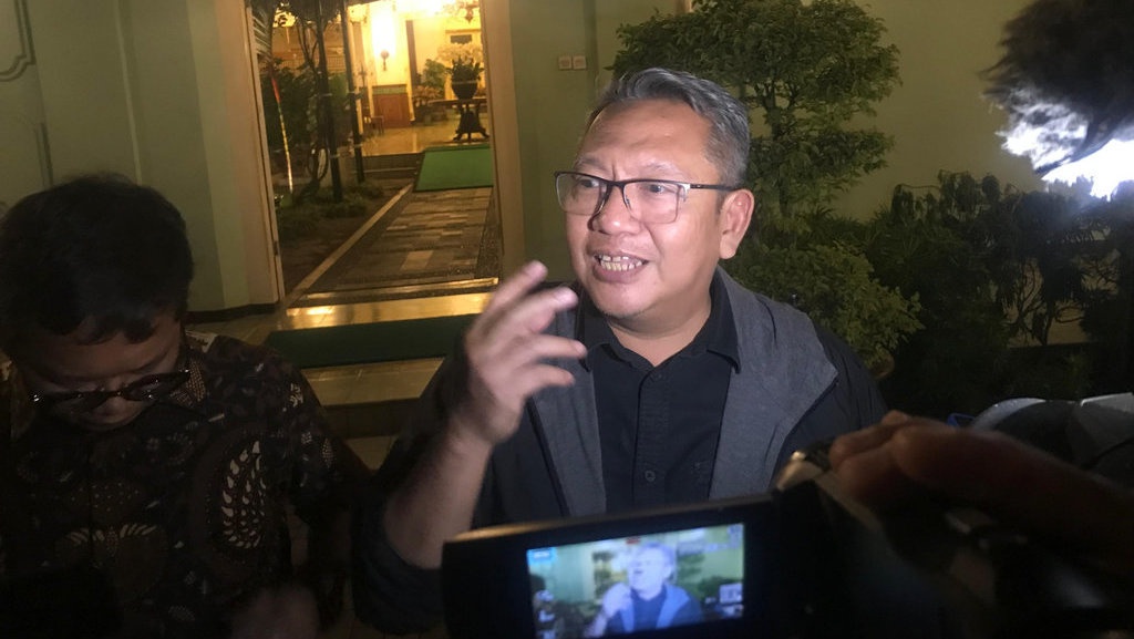 Rektor & Guru Besar UII Jadi Penjamin Penangguhan Penahanan Paul Rektor & Guru Besar UII Jadi Penjamin Penangguhan Penahanan Paul