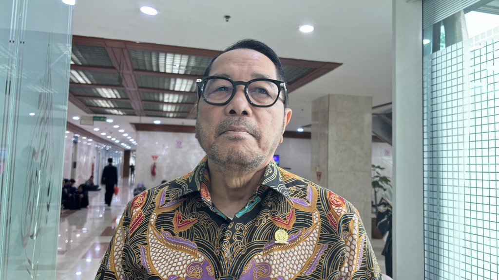 DPR Sentil Zulhas soal Udang Kena Radiasi Masih Layak Konsumsi DPR Sentil Zulhas soal Udang Kena Radiasi Masih Layak Konsumsi