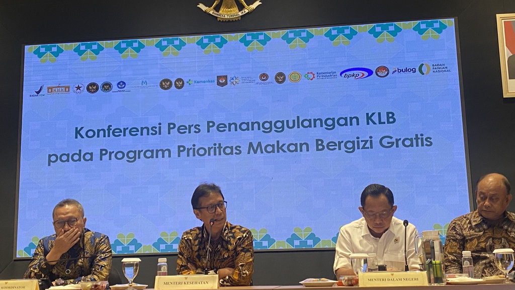 Menkes Ungkap Lebih Dari 100 SPPG Sudah Kantongi SLHS Menkes Ungkap Lebih Dari 100 SPPG Sudah Kantongi SLHS