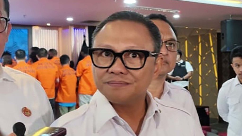 Imigrasi Cabut Paspor Riza Chalid dan Jurist Tan Sejak Juli 2025 Imigrasi Cabut Paspor Riza Chalid dan Jurist Tan Sejak Juli 2025