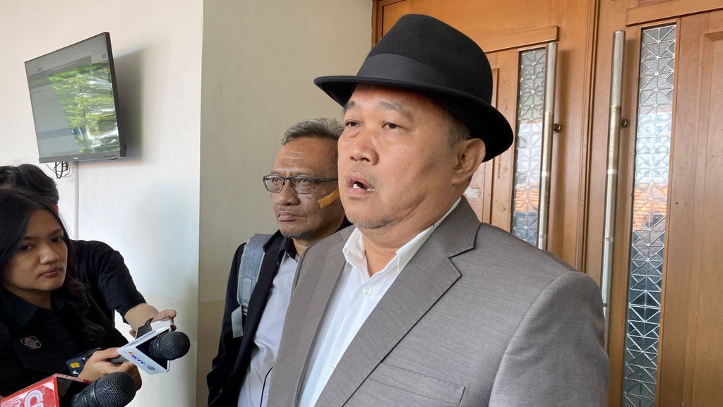 Boyamin Harapkan Shell Hadiri Sidang Gugatan Kelangkaan BBM Boyamin Harapkan Shell Hadiri Sidang Gugatan Kelangkaan BBM