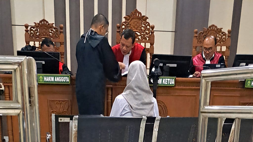 Pegawai Bank Pelat Merah di Semarang Dituntut 5,5 Tahun Penjara Pegawai Bank Pelat Merah di Semarang Dituntut 5,5 Tahun Penjara