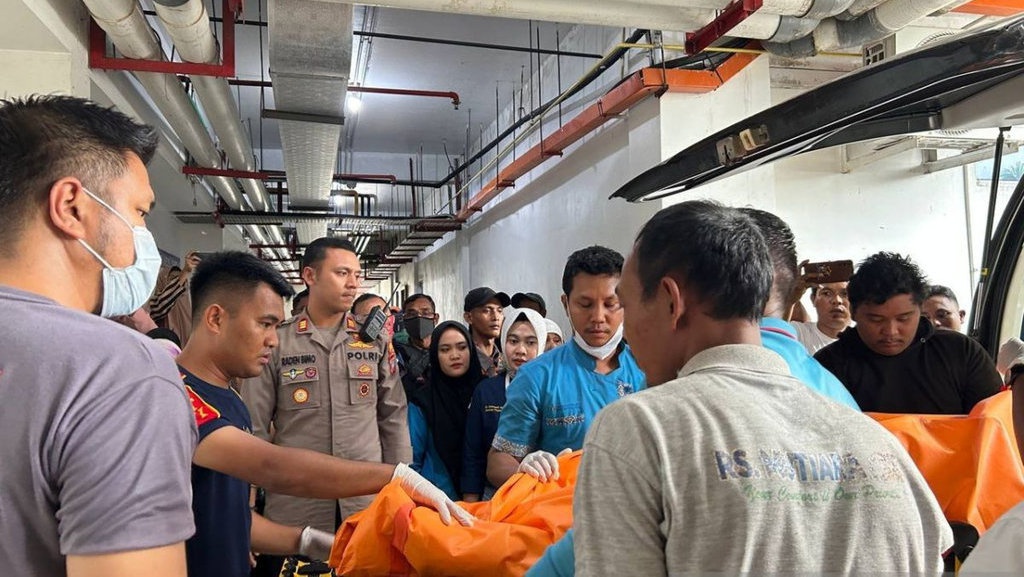 Korban Kebakaran Kapal Batam: 10 Meninggal Dunia, 21 Luka-luka Korban Kebakaran Kapal Batam: 10 Meninggal Dunia, 21 Luka-luka