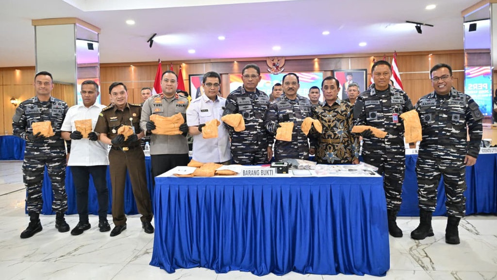 TNI AL Gagalkan Penyelundupan 10,3 Kg Sabu di Tanjung Priok TNI AL Gagalkan Penyelundupan 10,3 Kg Sabu di Tanjung Priok