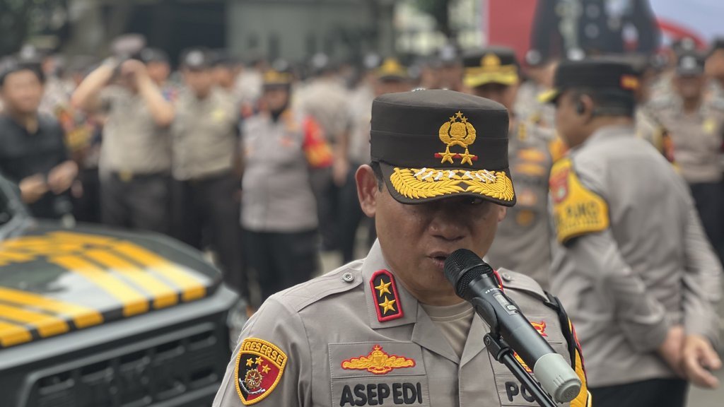 Kapolda Metro Akui Banyak Tandatangani Surat Sidang KKEP & PTDH Kapolda Metro Akui Banyak Tandatangani Surat Sidang KKEP & PTDH