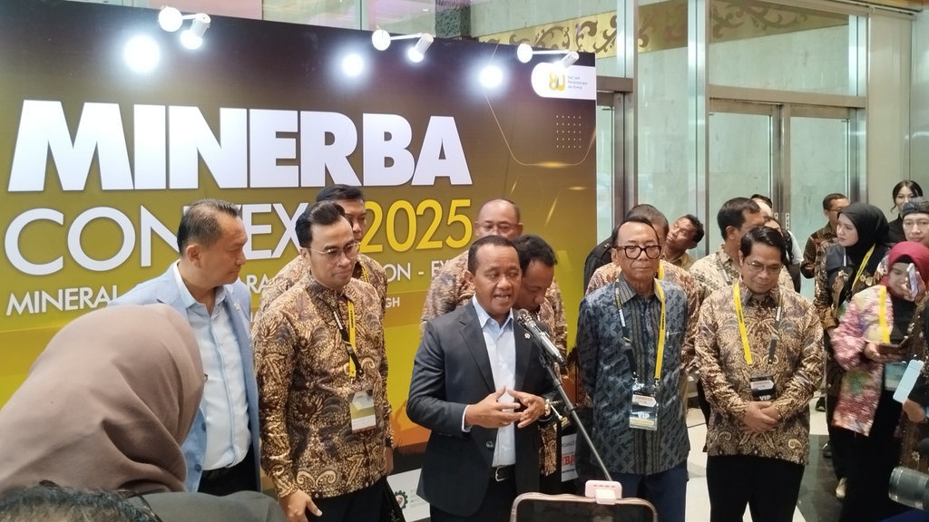 Bahlil Sebut Baru 4 dari 190 Perusahaan Bayar Jaminan Reklamasi Bahlil Sebut Baru 4 dari 190 Perusahaan Bayar Jaminan Reklamasi