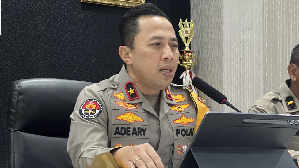 Polisi Cek CCTV Sekitar Lokasi Penyekapan di Pondok Aren Tangsel Polisi Cek CCTV Sekitar Lokasi Penyekapan di Pondok Aren Tangsel