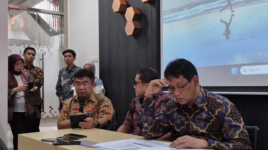 Menkeu Ancam Copot Pegawai Bea Cukai yang Nongkrong di Starbucks Menkeu Ancam Copot Pegawai Bea Cukai yang Nongkrong di Starbucks