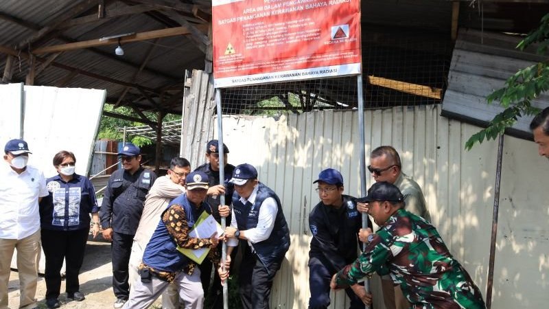 Satgas Cs-137 Dekontaminasi 2 Pabrik dan 11 Area di Cikande Satgas Cs-137 Dekontaminasi 2 Pabrik dan 11 Area di Cikande