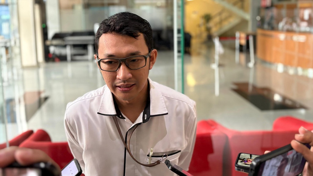 KPK Bantah Geledah Mobil Dinas Plt Gubernur Riau SF Hariyanto KPK Bantah Geledah Mobil Dinas Plt Gubernur Riau SF Hariyanto