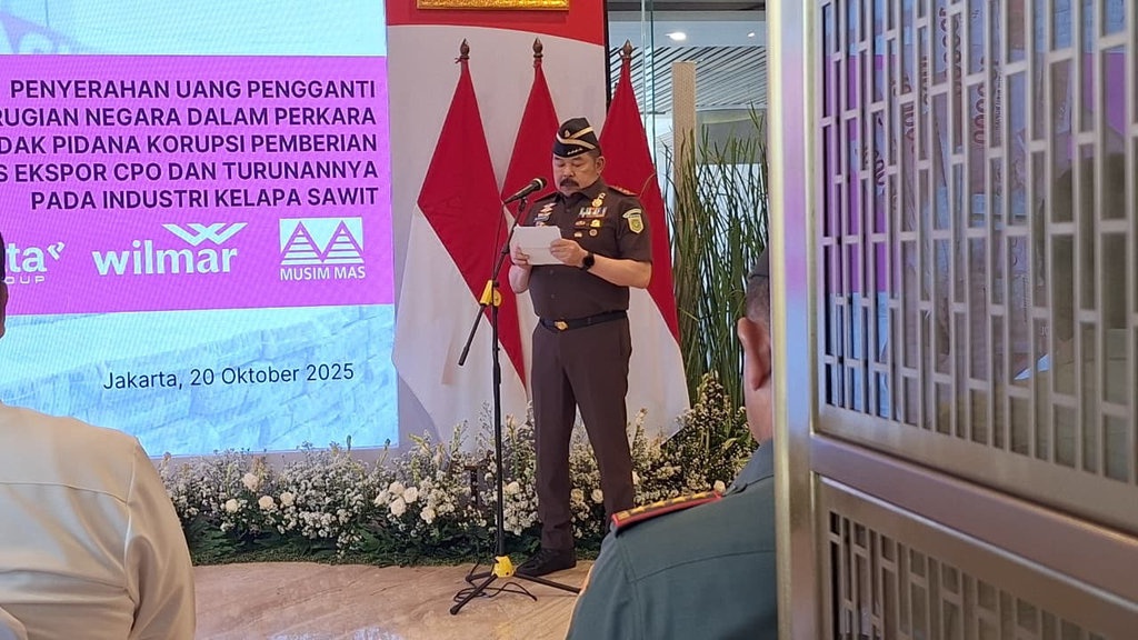 Kejagung Resmi Serahkan Uang Sitaan Rp13 Triliun ke Pemerintah Kejagung Resmi Serahkan Uang Sitaan Rp13 Triliun ke Pemerintah