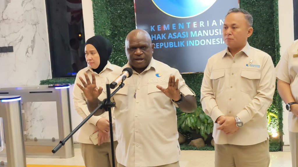 Pigai Tuding Lembaga Survei Alat Sembunyikan Kejahatan Pigai Tuding Lembaga Survei Alat Sembunyikan Kejahatan