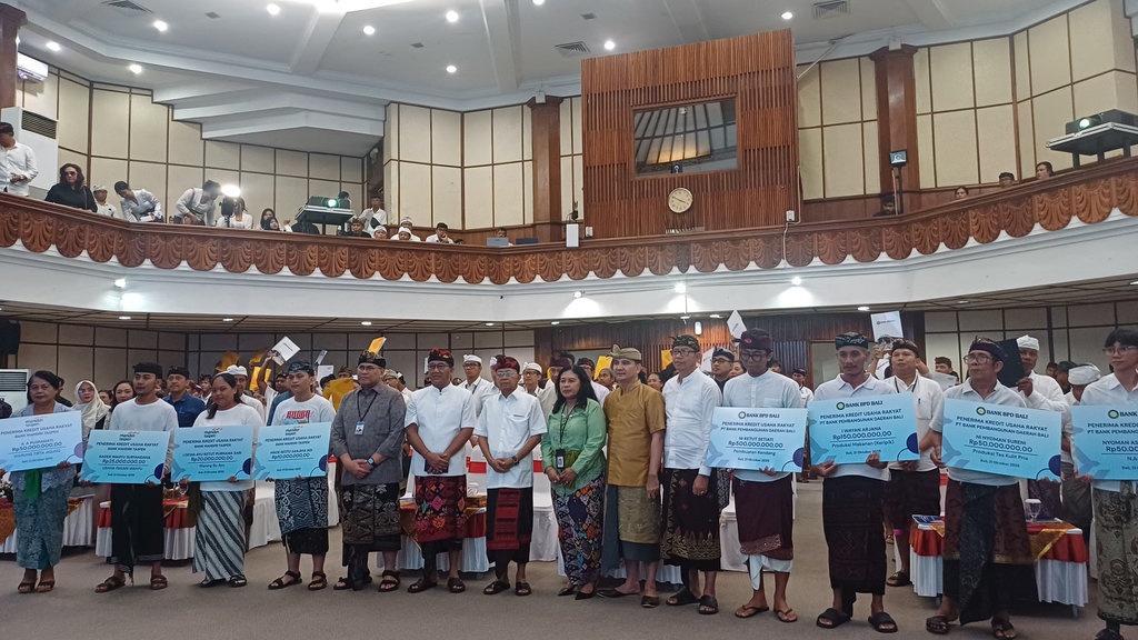 103 Ribu UMKM di Bali Terima KUR dari Pemerintah Pusat 103 Ribu UMKM di Bali Terima KUR dari Pemerintah Pusat