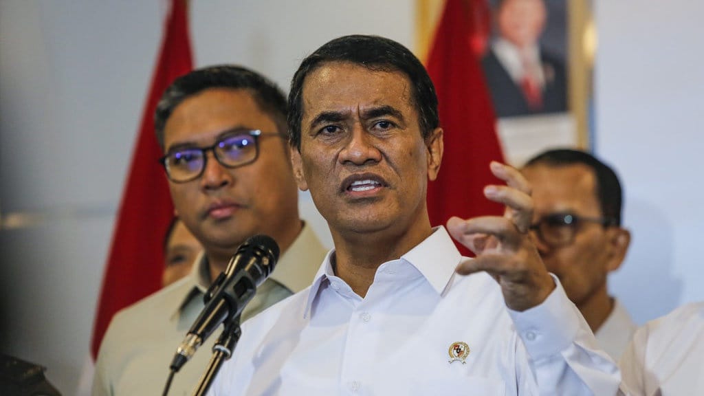 Amran Copot Anak Buahnya usai Terbukti Sewakan Lahan Negara Amran Copot Anak Buahnya usai Terbukti Sewakan Lahan Negara