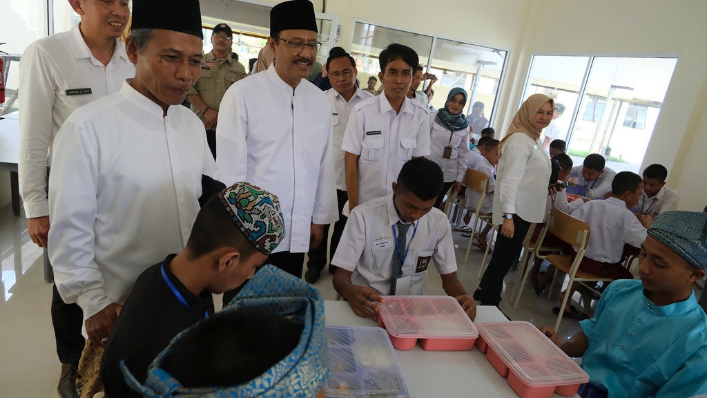 Mensos Usul ke Prabowo agar Lansia dan Difabel Diberikan MBG