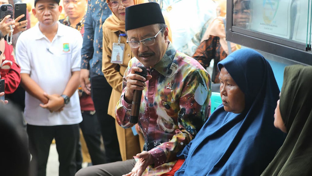 Sambangi Puskesos Margakaya, Gus Ipul: BLTS Lebih Tepat Sasaran Sambangi Puskesos Margakaya, Gus Ipul: BLTS Lebih Tepat Sasaran