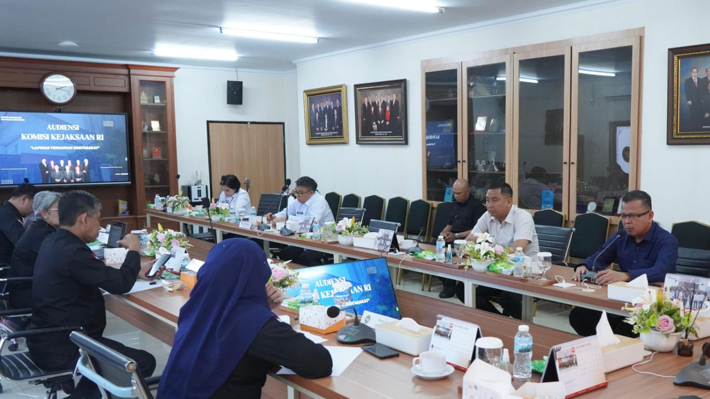 Komjak Sarankan Kejari Jaksel Segera Eksekusi Silfester Matutina