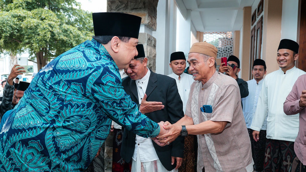 Pemilik Trans7 Kunjungi Ponpes Lirboyo, Sampaikan Minta Maaf