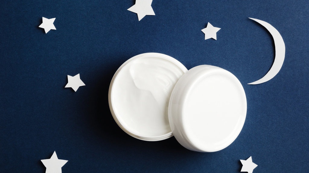 5 Rekomendasi Night Cream yang Bagus untuk Usia 50 Tahun 5 Rekomendasi Night Cream yang Bagus untuk Usia 50 Tahun
