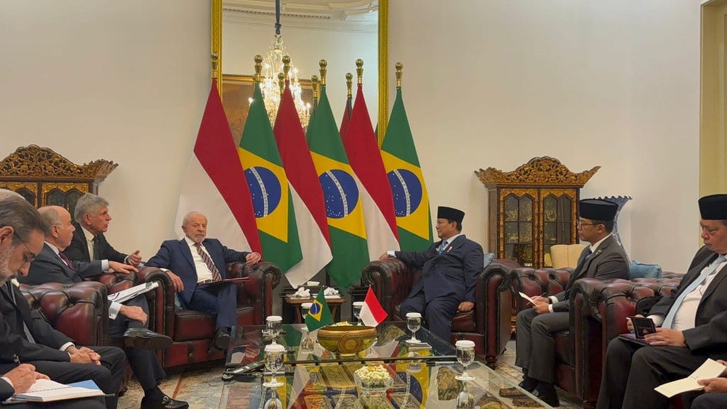 Tiba di Istana, Presiden Brasil Disambut Langsung Prabowo