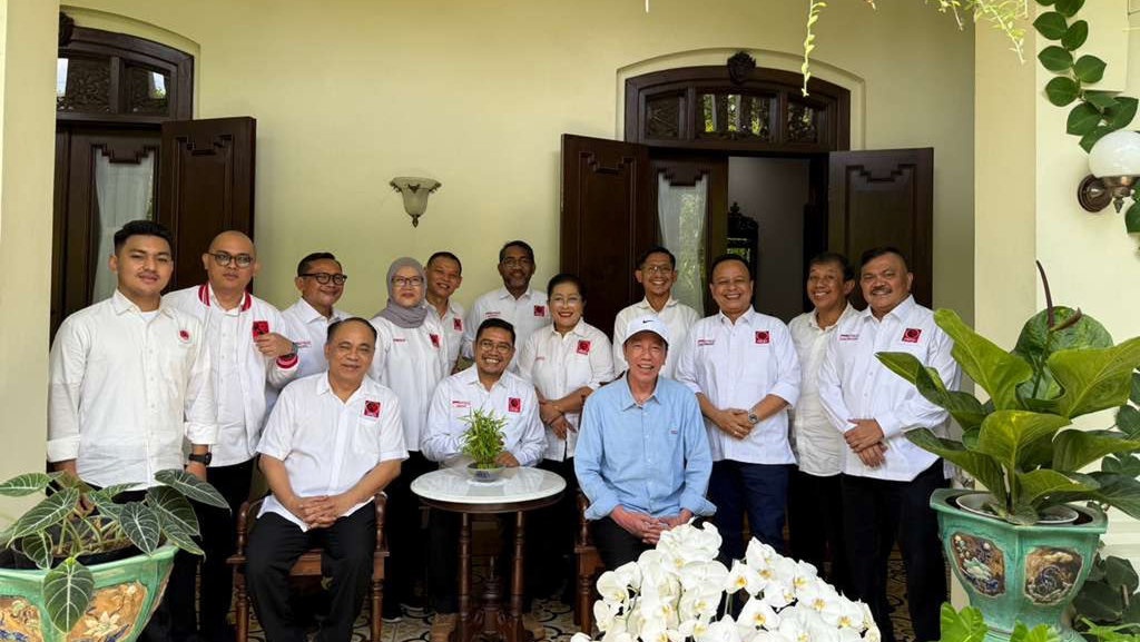 Eksodus Relawan Jokowi dan Siasat Bertahan di Lingkar Kekuasaan Eksodus Relawan Jokowi dan Siasat Bertahan di Lingkar Kekuasaan