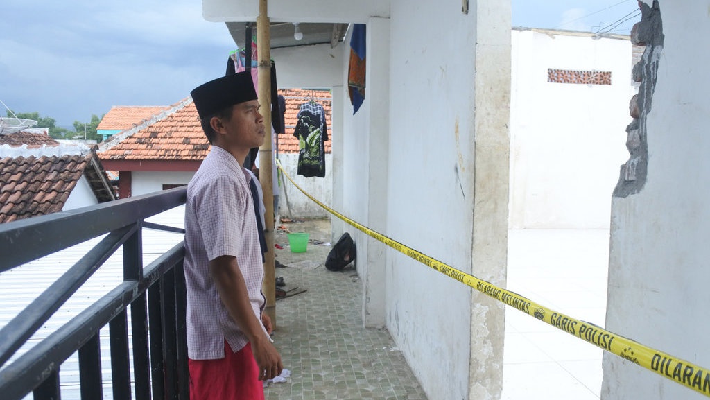 Kemenag Beri Bantuan ke Korban Atap Ponpes Ambruk di Situbondo Kemenag Beri Bantuan ke Korban Atap Ponpes Ambruk di Situbondo