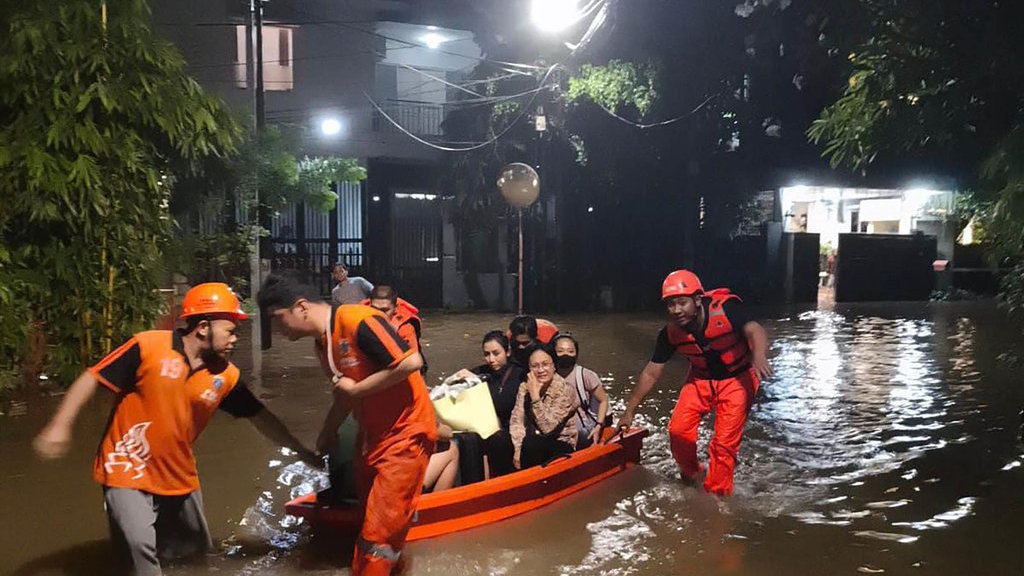 Update Banjir Jakarta: 11 RT di Jaksel Masih Tergenang Pagi Ini Update Banjir Jakarta: 11 RT di Jaksel Masih Tergenang Pagi Ini