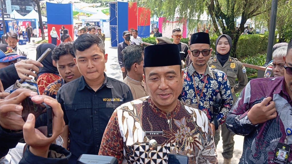 Respons Wakil Wali Kota Bandung Erwin Usai Diperiksa Kejari Respons Wakil Wali Kota Bandung Erwin Usai Diperiksa Kejari