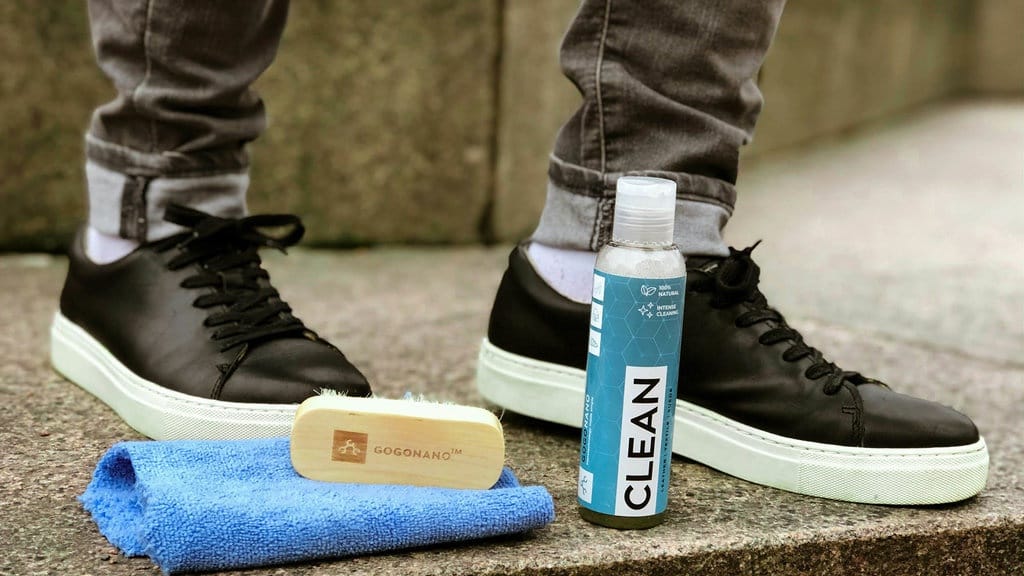10 Rekomendasi Pembersih Sepatu Shoe Cleaner Terbaik & Harganya 10 Rekomendasi Pembersih Sepatu Shoe Cleaner Terbaik & Harganya