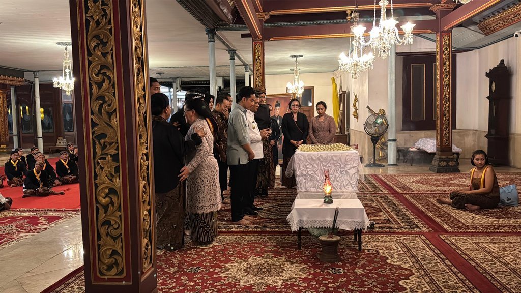 Daftar Tokoh yang Melayat Pakubuwana XIII di Solo Daftar Tokoh yang Melayat Pakubuwana XIII di Solo