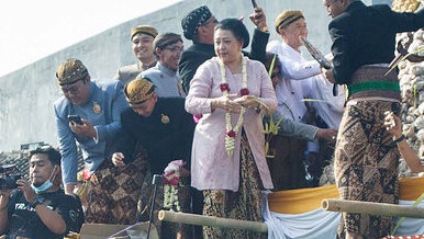 Profil Gusti Moeng Adik Pakubuwana XIII & Silsilah Keluarga Profil Gusti Moeng Adik Pakubuwana XIII & Silsilah Keluarga