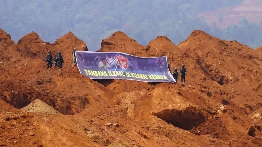 Panglima TNI-Menhan Tinjau Penertiban Tambang Ilegal di Morowali Panglima TNI-Menhan Tinjau Penertiban Tambang Ilegal di Morowali