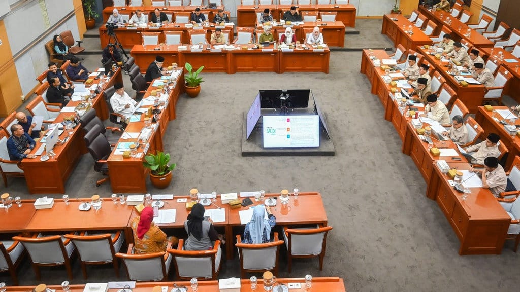 Aqua-Le Minerale Blak-blakan soal Klaim Air Pegunungan di DPR Aqua-Le Minerale Blak-blakan soal Klaim Air Pegunungan di DPR