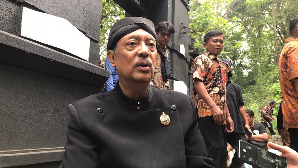 Profil KGPH Benowo Adik PB XIII yang Akui Purbaya Raja Solo Sah Profil KGPH Benowo Adik PB XIII yang Akui Purbaya Raja Solo Sah