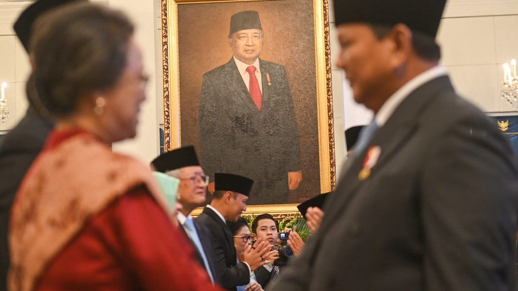 Jadi Kontroversi, Kenapa Soeharto Tetap Jadi Pahlawan Nasional? Jadi Kontroversi, Kenapa Soeharto Tetap Jadi Pahlawan Nasional?