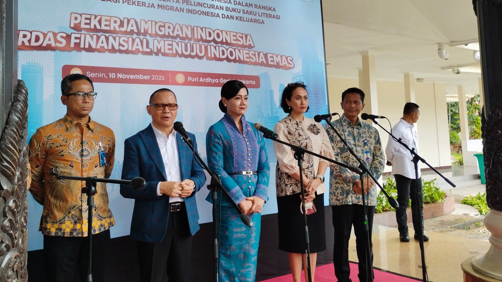 Pekerja Migran RI Kerap Jadi Korban Penipuan Identitas & Judol Pekerja Migran RI Kerap Jadi Korban Penipuan Identitas & Judol