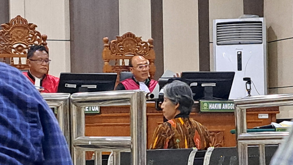 Kesaksian Kadinkes Jateng di Sidang Korupsi BUMD Cilacap Kesaksian Kadinkes Jateng di Sidang Korupsi BUMD Cilacap