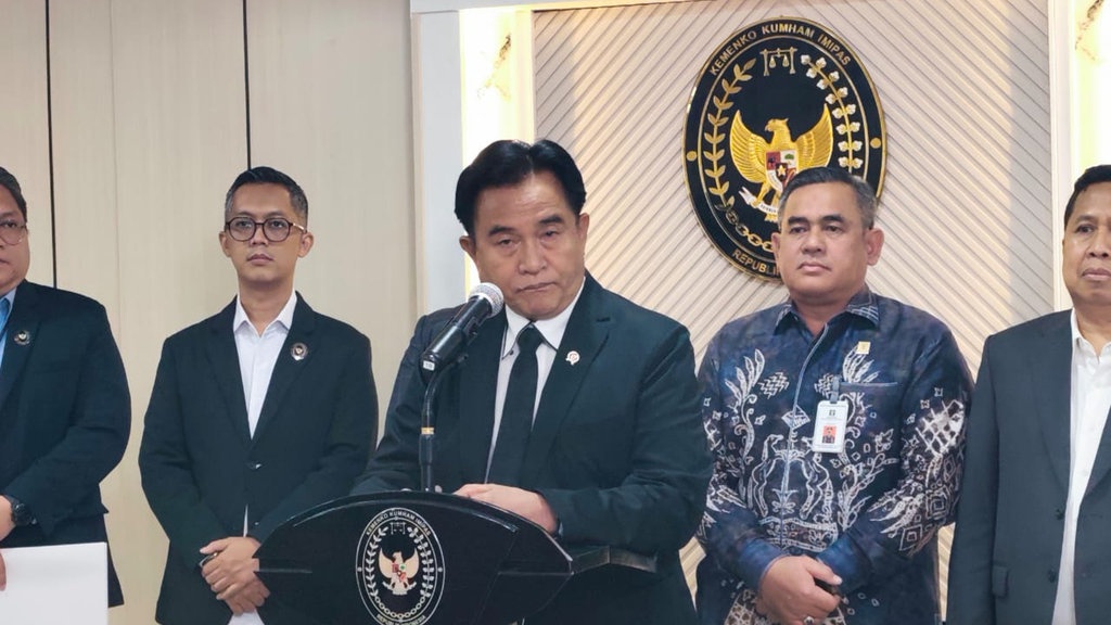 Respons Yusril soal Polisi Aktif Dilarang Duduki Jabatan Sipil Respons Yusril soal Polisi Aktif Dilarang Duduki Jabatan Sipil