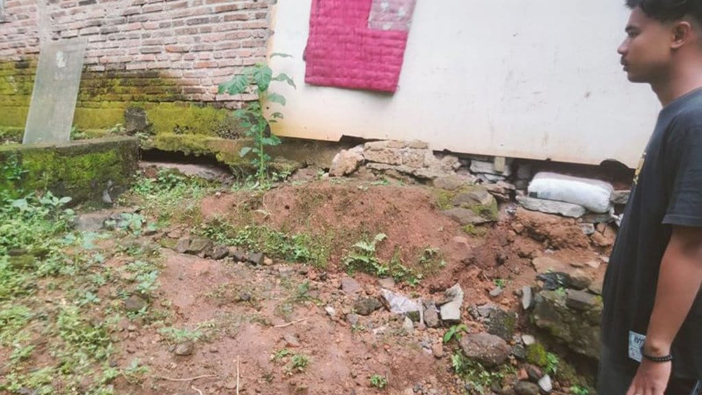 BPBD Banyumas Ungsikan 89 Jiwa Imbas Pergerakan Tanah di Ketanda BPBD Banyumas Ungsikan 89 Jiwa Imbas Pergerakan Tanah di Ketanda