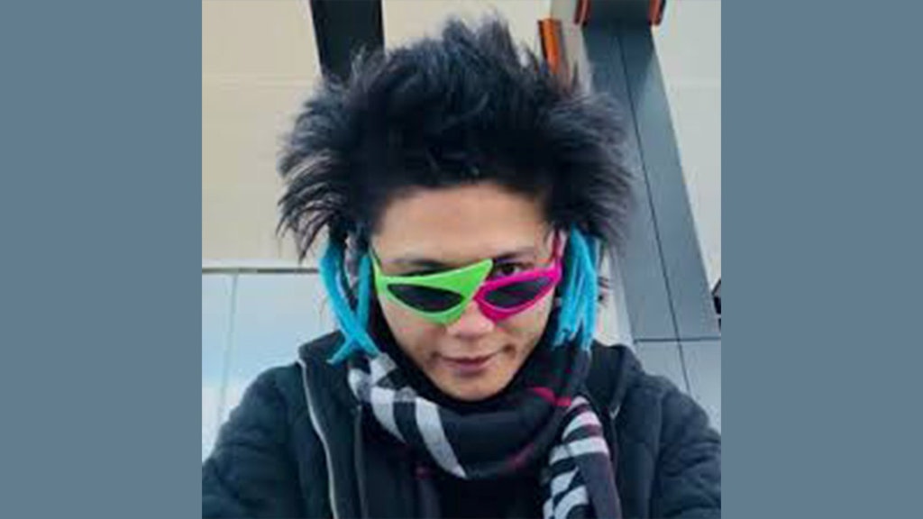 Siapa Pyjama Man yang Serang Ariana Grande Saat Promo Wicked? Siapa Pyjama Man yang Serang Ariana Grande Saat Promo Wicked?