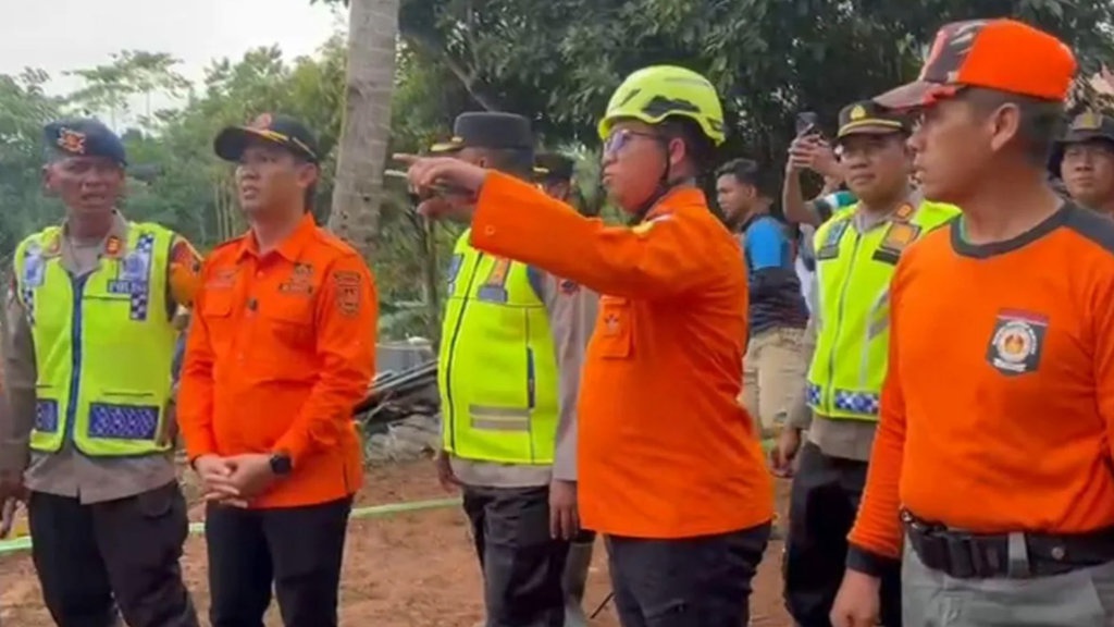 Bupati Cilacap: Percepat Pencarian 21 Korban Longsor Cibeunying Bupati Cilacap: Percepat Pencarian 21 Korban Longsor Cibeunying