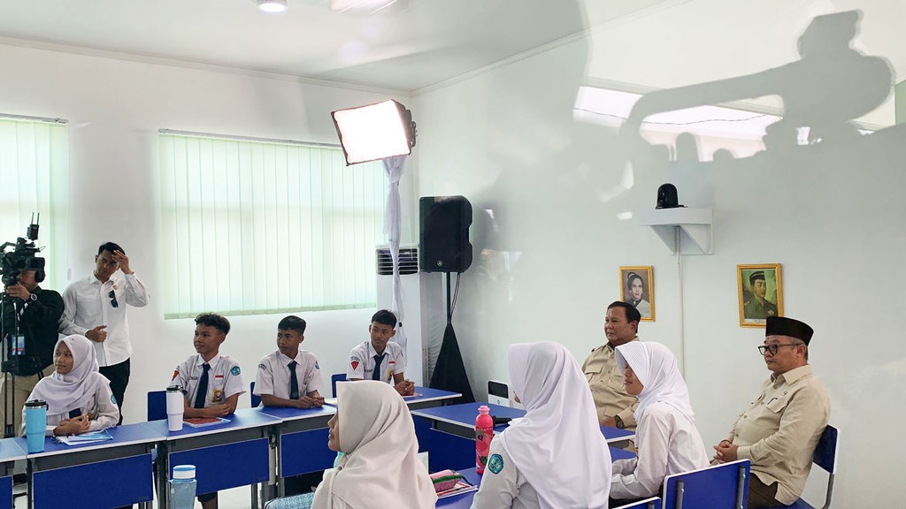172.550 Panel Interaktif Didistribusikan ke Sekolah se-Indonesia 172.550 Panel Interaktif Didistribusikan ke Sekolah se-Indonesia