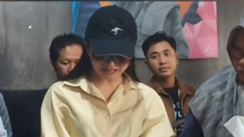 Sosok Dea Lipa Deni Apriadi & Kenapa Disebut Sister Hong Lombok? Sosok Dea Lipa Deni Apriadi & Kenapa Disebut Sister Hong Lombok?